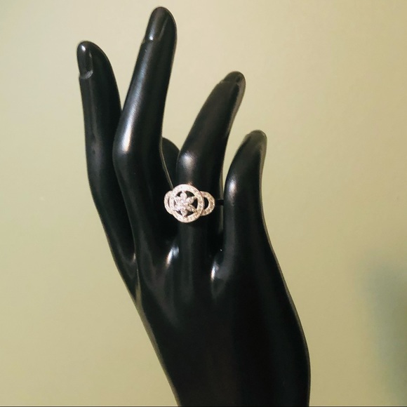 🦋Beautiful 925SS/WGP Sapphire Dinner Ring! - Picture 14 of 16